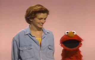 Julia Roberts and Elmo demonstrate afraid. Sesame Street The Best of Elmo