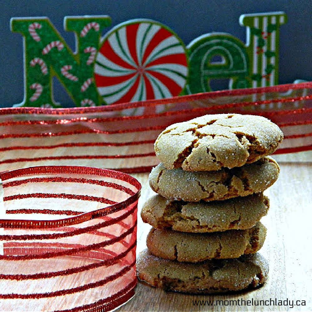 Crackle Top Ginger Molasses Cookies