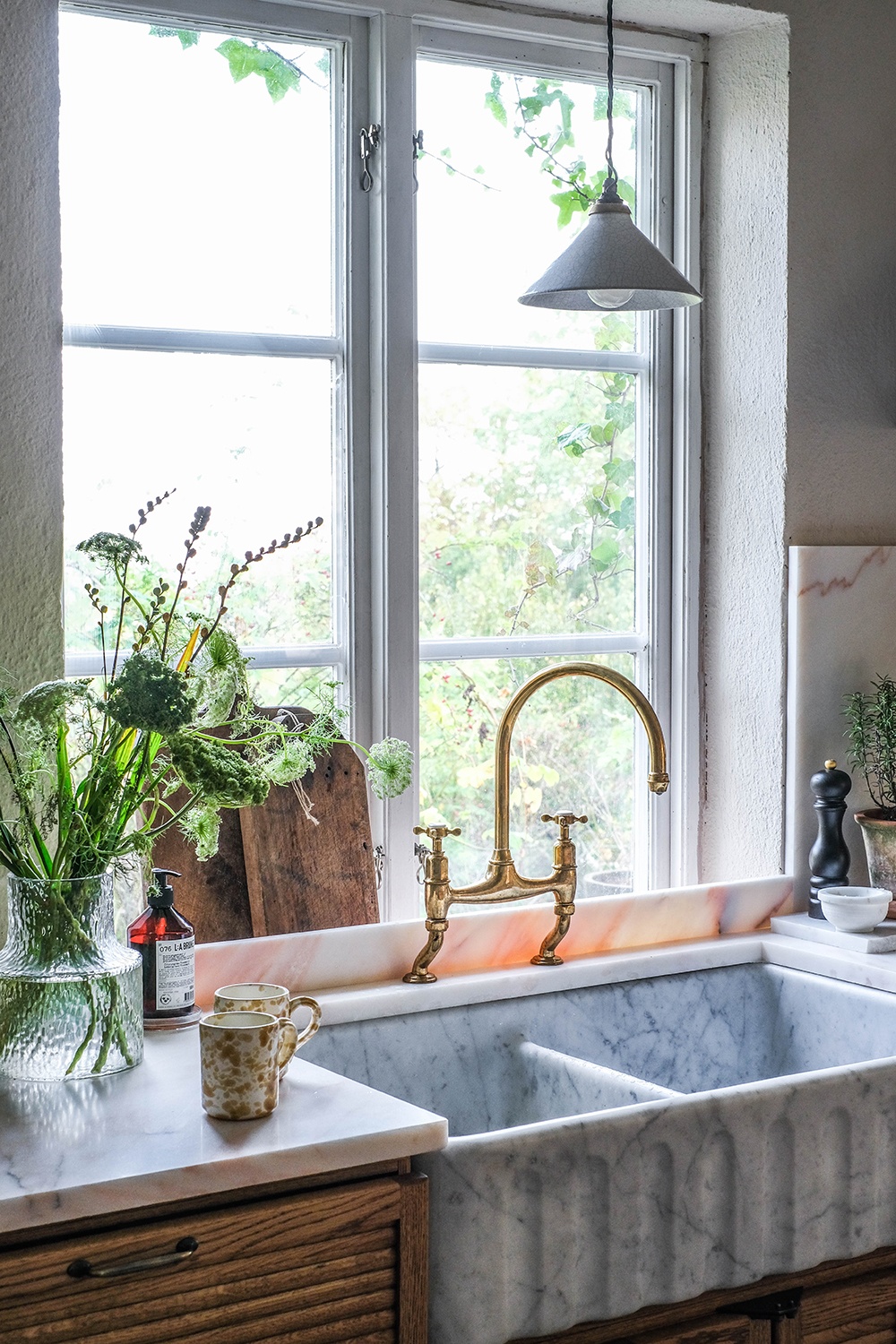 Décor Inspiration | The Most Cosy Mid-Century Kitchen in Sweden