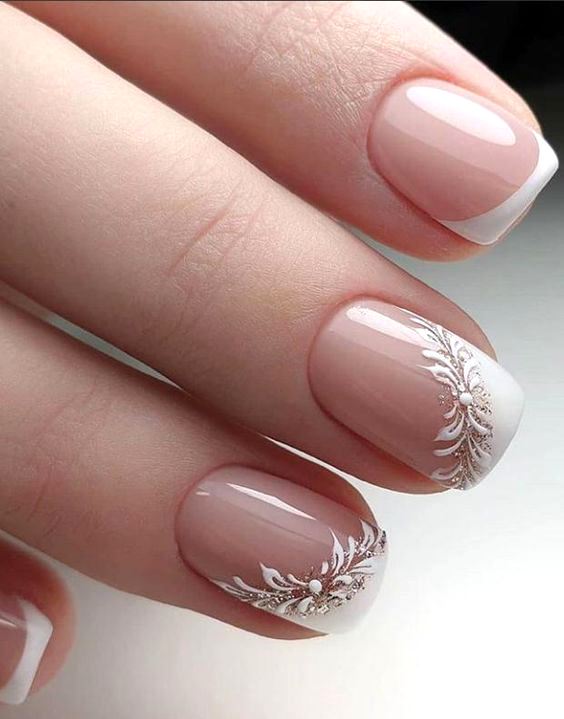 french manicure natalizia