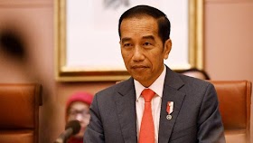 Ekonom INDEF: Jokowi Sembunyikan Utang Ratusan Triliun