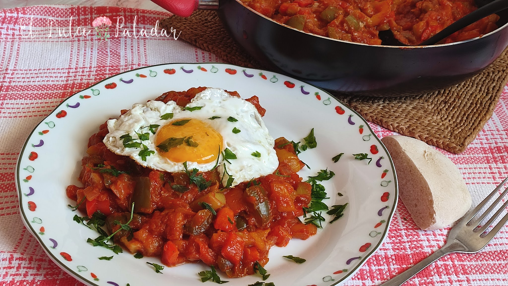 Pisto de verduras con huevo