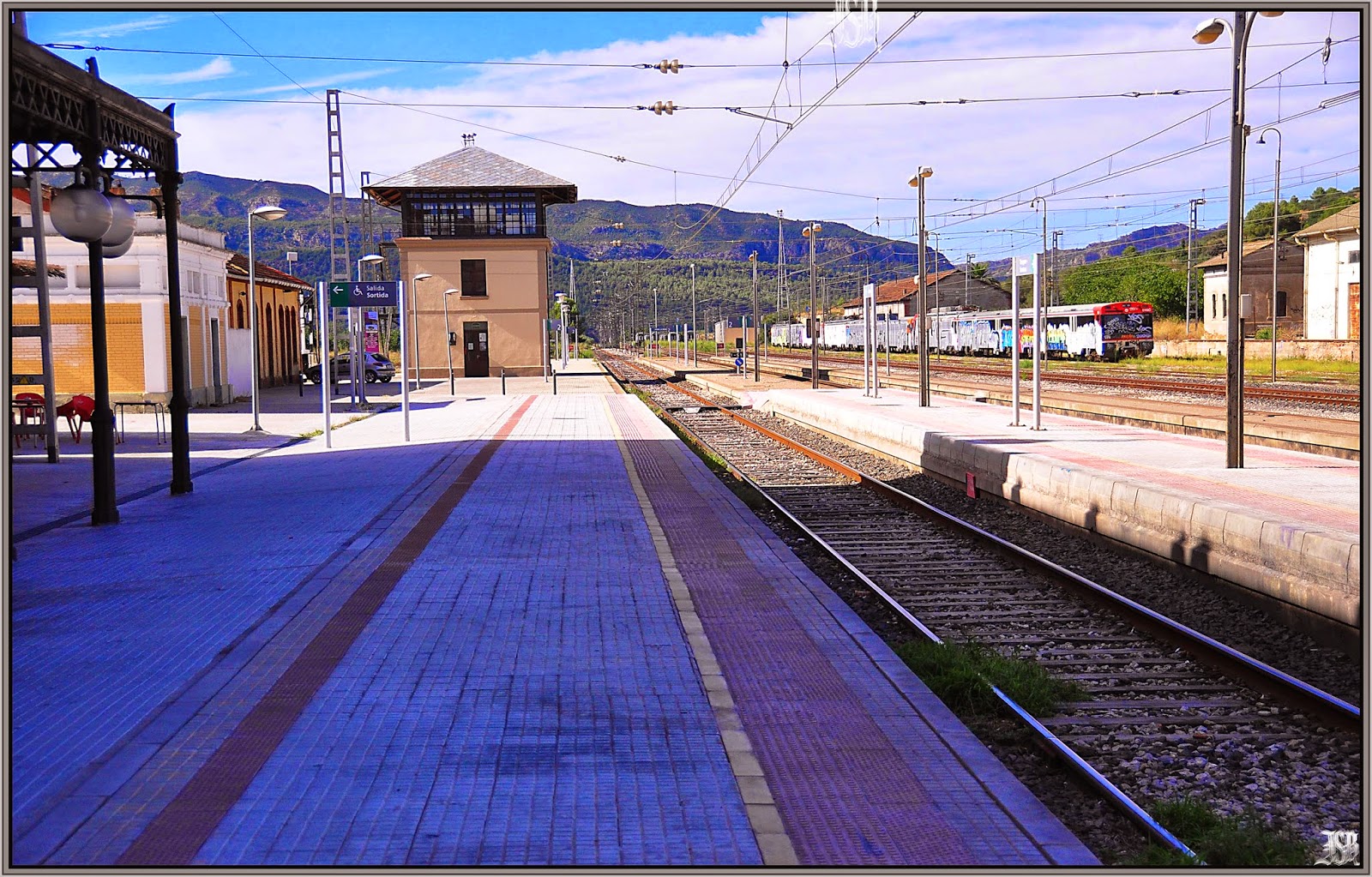 RECUERDO Y HUELLA DE UN PASADO LA VIEJA ESTACIÓN DE RENFE DE MORA LA NOVA.