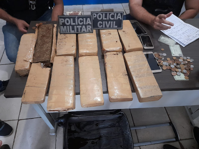 Quase 11 quilos de maconha são apreendidos e dois são presos, em Rosário
