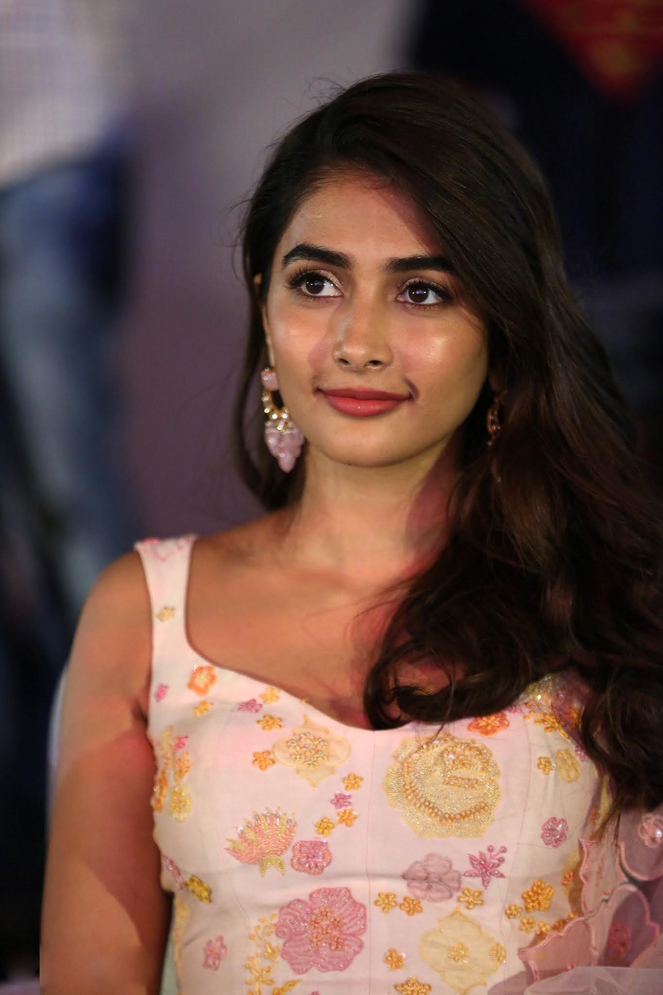 Pooja Hegde HD UHD Photo