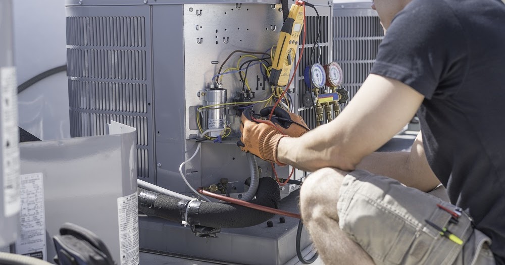 What is the role of hvac technician and salary paid to them?