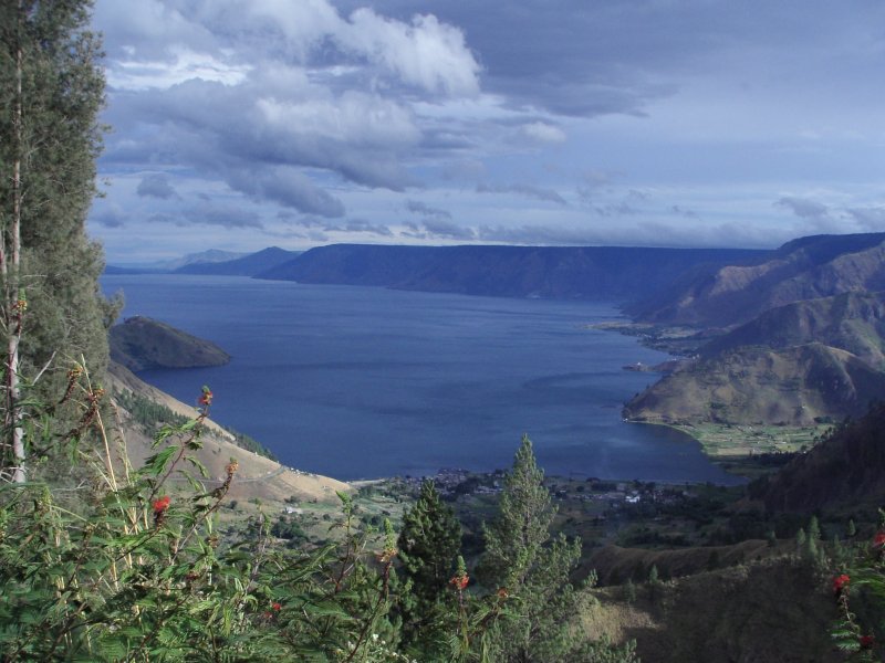Download this Danau Toba Lake Indonesia picture