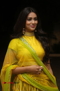 Actress Pallavi Subhash Stills in Yellow Dress at Naruda Donaruda Audio Launch  0128