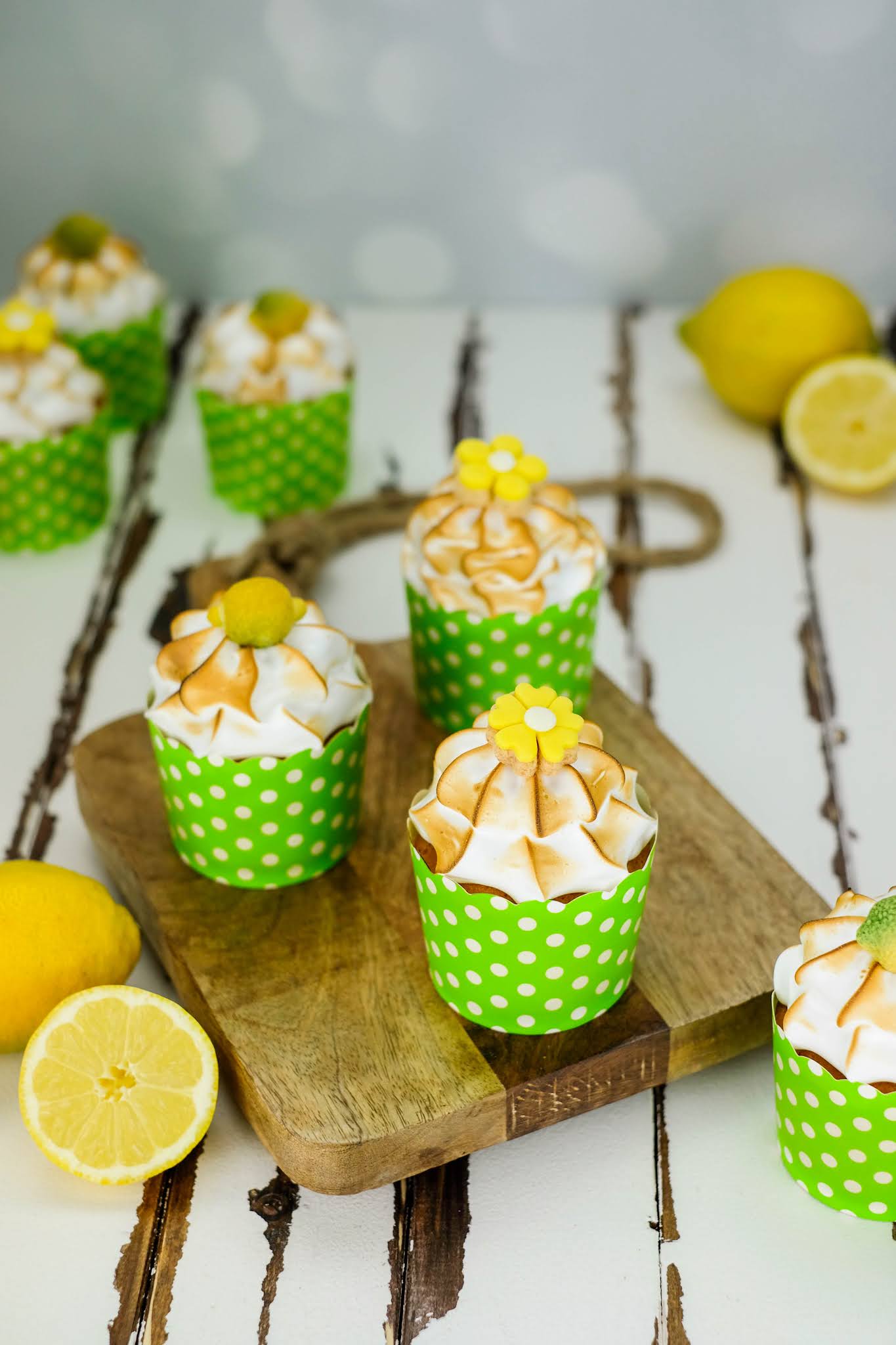 Zitronen-Cupcakes mit zarter Baiserhaube | Marion&amp;#39;s Kaffeeklatsch