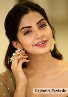 kashmira pardeshi, kashmira pardeshi hd images, mending her ear rings