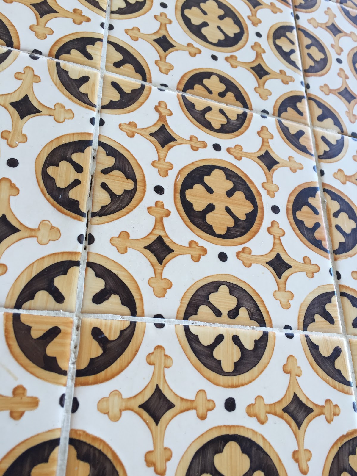 Handpainted tiles Painting tile, Hand painted tiles, Holiday decor