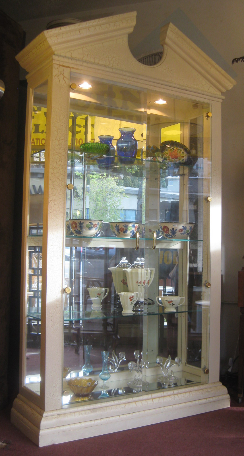 UHURU FURNITURE & COLLECTIBLES SOLD Mirrored Display 185