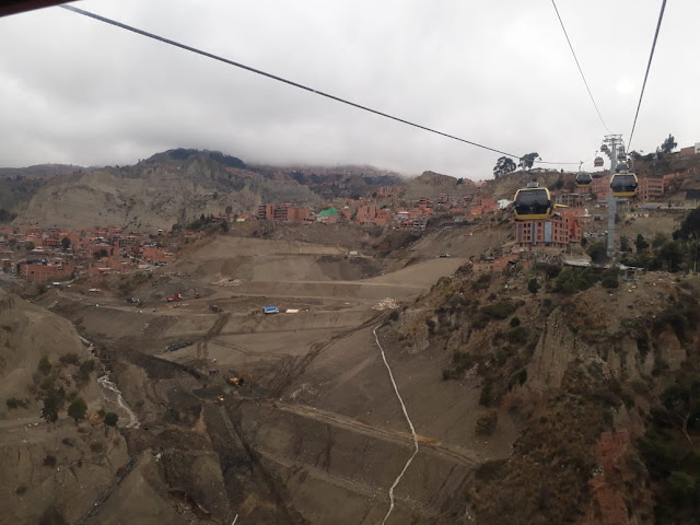 In La Paz und der Oberstadt gibt es diverse Seilbahnen. Ich habe fast alle Linien abgefahren und einen wunderbaren Blick auf die Stadt gewonnen. 