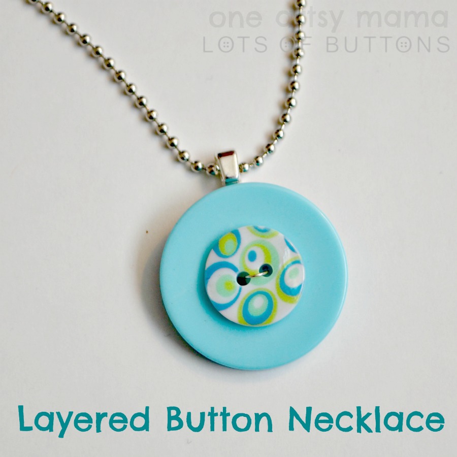30 Minute Button Necklace that You'll LOVE!
