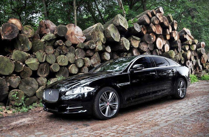 Naujausias, didžiausias ir prabangiausias 2012m. JAGUAR XJ sedanas Jūsų šventėms!