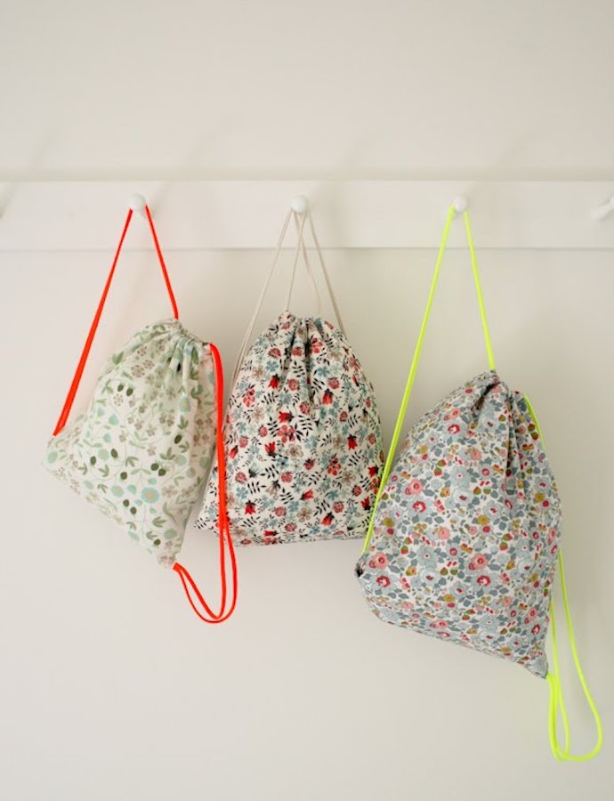 Tutorial para hacer saquitos de tela para el colegio