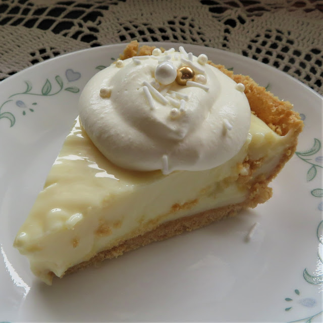 Old Fashioned Lemon Icebox Pie The English Kitchen