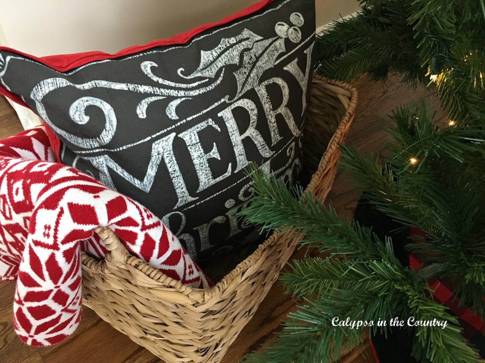 Red and Black Pillow for Christmas Red and Black Pillow for Christmas