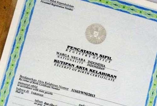 Akta Kelahiran KARANG TARUANA MAHAMERU RT.15