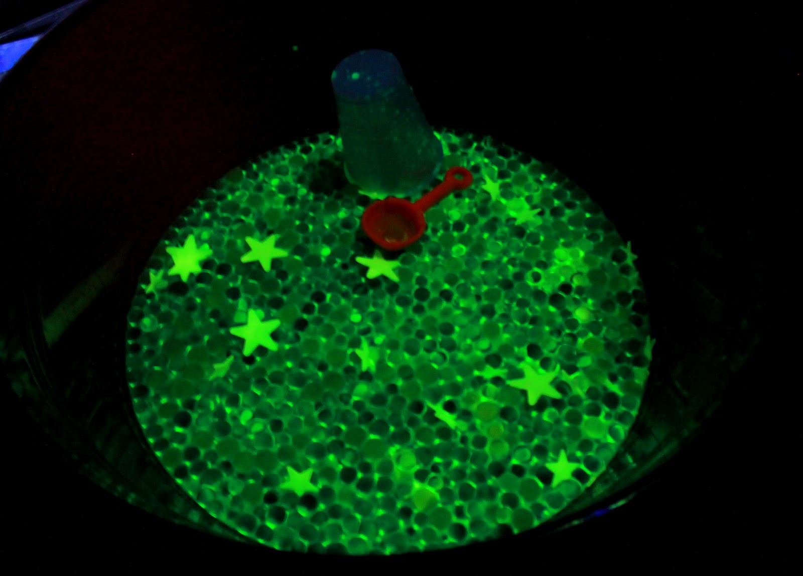 Sensible Sensory: Glow in the Dark Water Beads