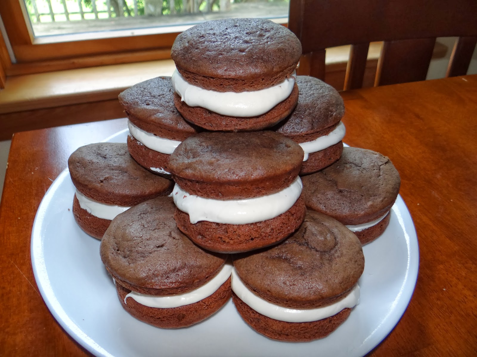 emjay&amp;#39;s course: Chocolate Whoopie Pies with Creme Filling
