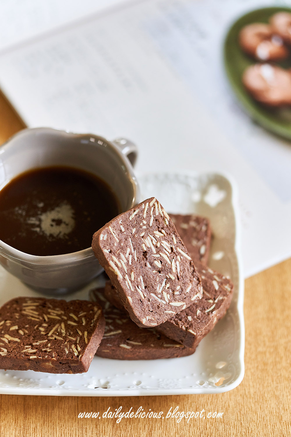 dailydelicious thai ช็อกโกแลตอัลมอนด์คุกกี้ Almond Chocolate Cookies