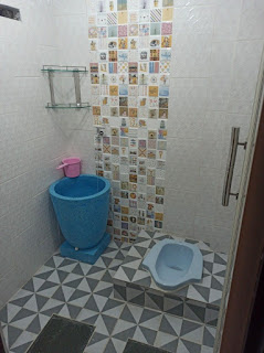 kamar mandi minimalis anak kos