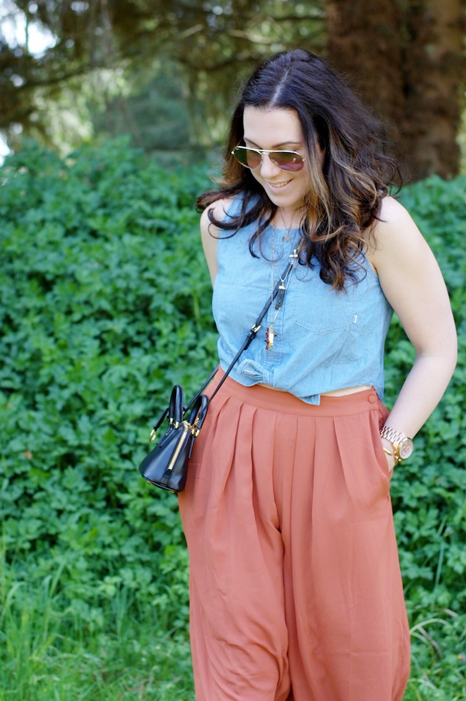 Aritzia crop top and Forever 21 culottes outfit by Vancouver fashion blogger Aleesha Harris of Covet and Acquire.
