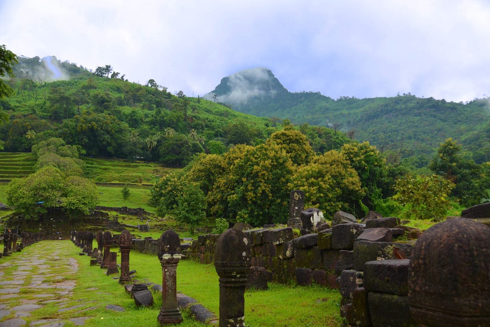 Страна лаос