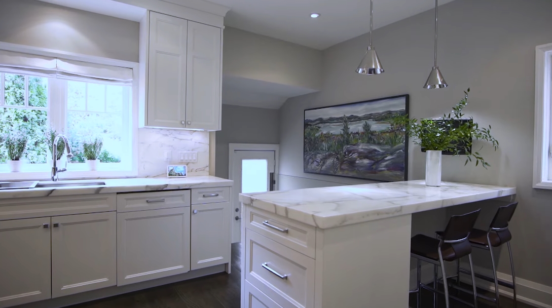29 Interior Design Photos vs. 54 Manor Rd E, Toronto Luxury Home Tour