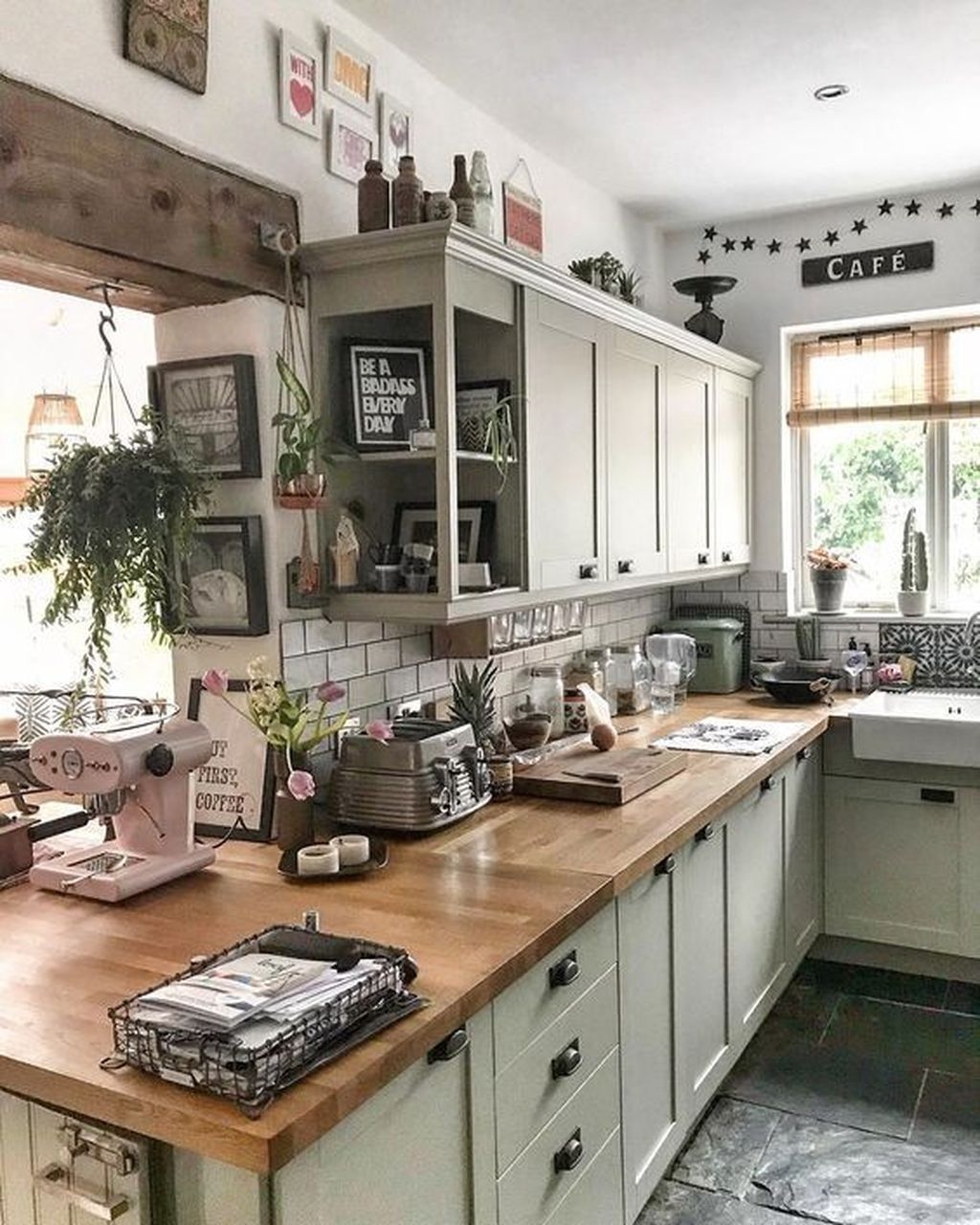 35+ Comfy Farmhouse Kitchen Design Ideas For Cleaner Look