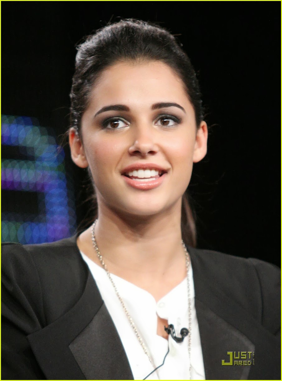 Flawless And Beautiful: Sensational British Actress Naomi Scott