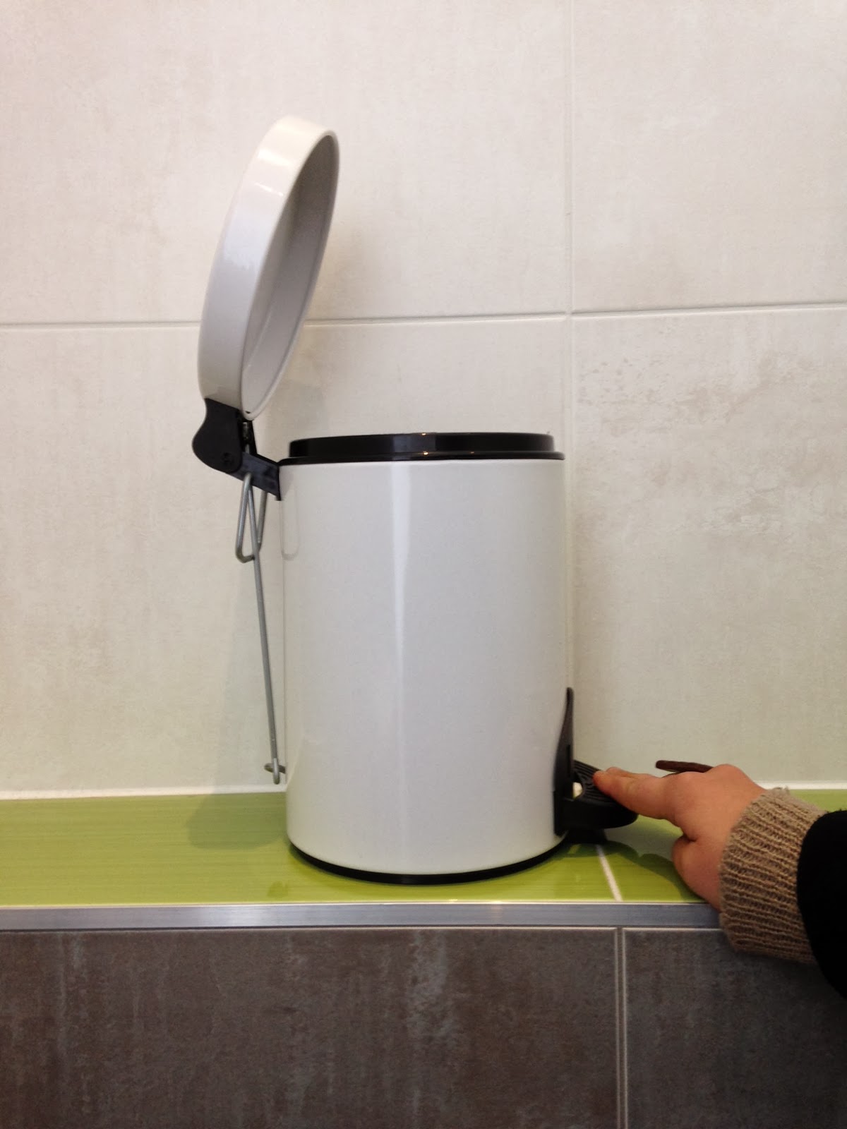 Poubelle, ma belle !!!! Comment fonctionne une poubelle à pédale