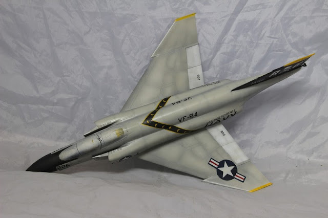 Montage pas à pas du F-4B Phantom II d'eduard au 1/48. F-4B Phantom II,Eduard 1/48, La réalisation de la décoration.