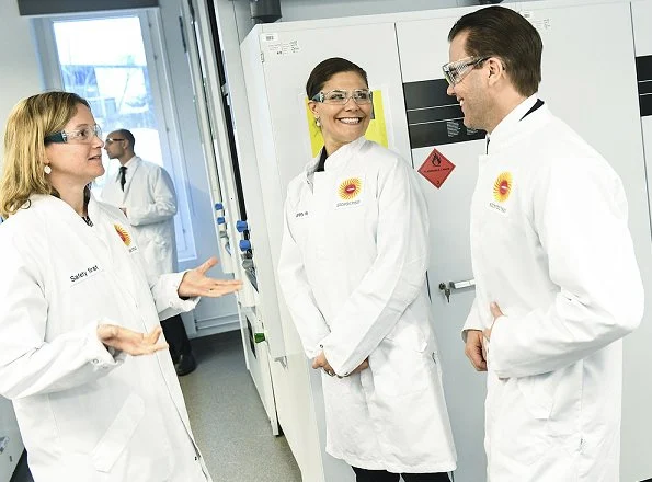 Crown Princess Victoria and Prince Daniel visited Stora Enso's Innovation Centre