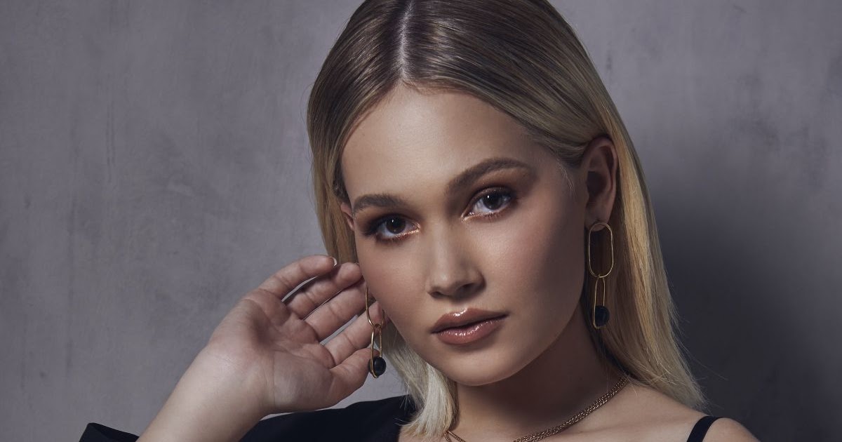 Kelli Berglund for Teen Vogue March 2019 | Gettyceleb - Fashion! Beauty