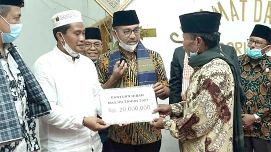 Bupati Solsel Kunjungi Masjid Nurul Hidayah