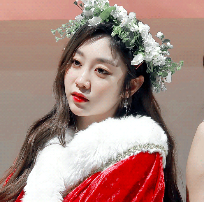 윙크하는 러블리즈 지수