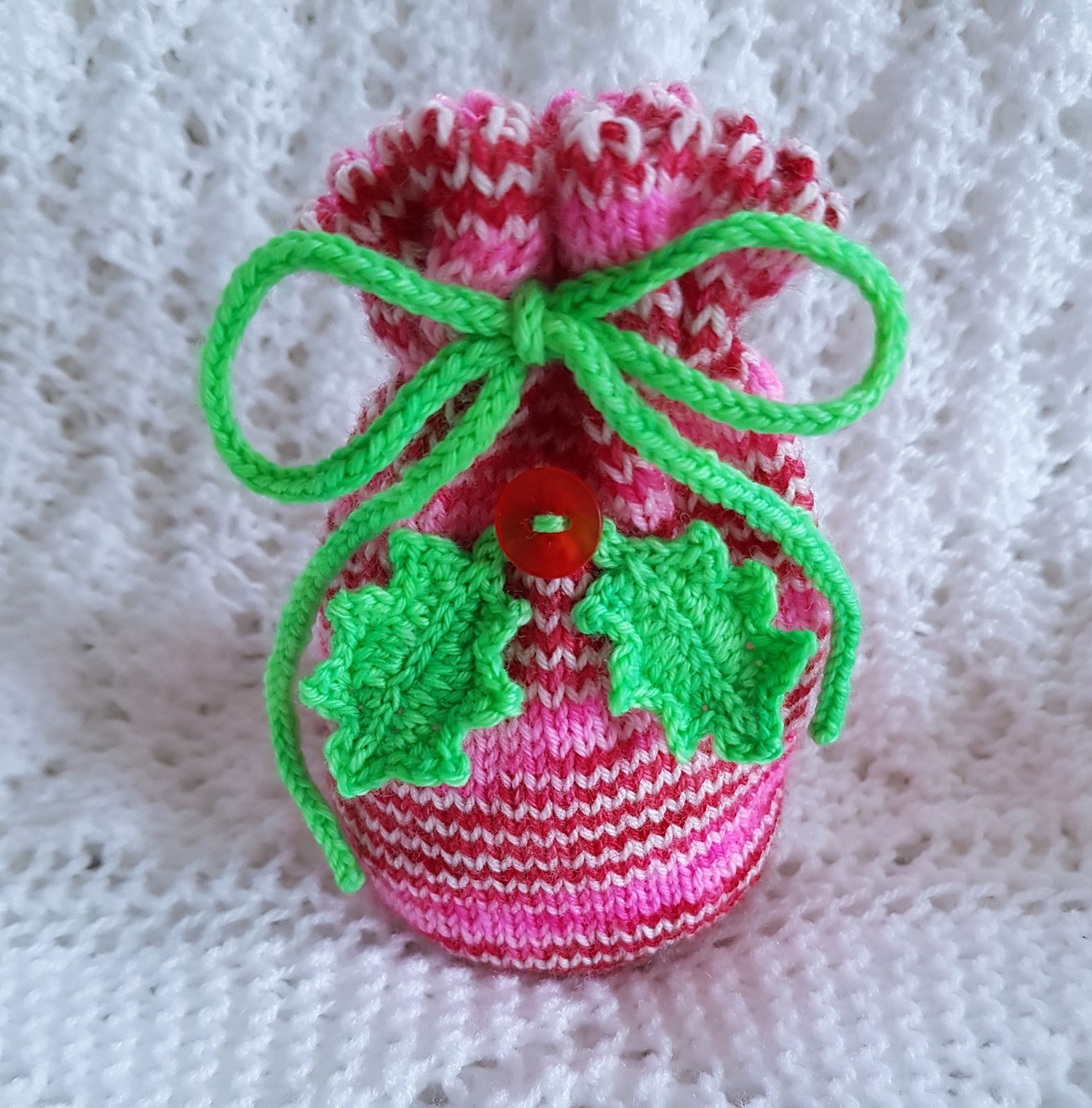 A Playful Stitch Knitted Christmas Treat Bag