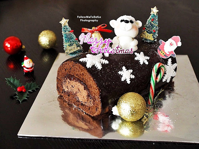 BEST Christmas Bear Log Cake By EatCakeToday.Com