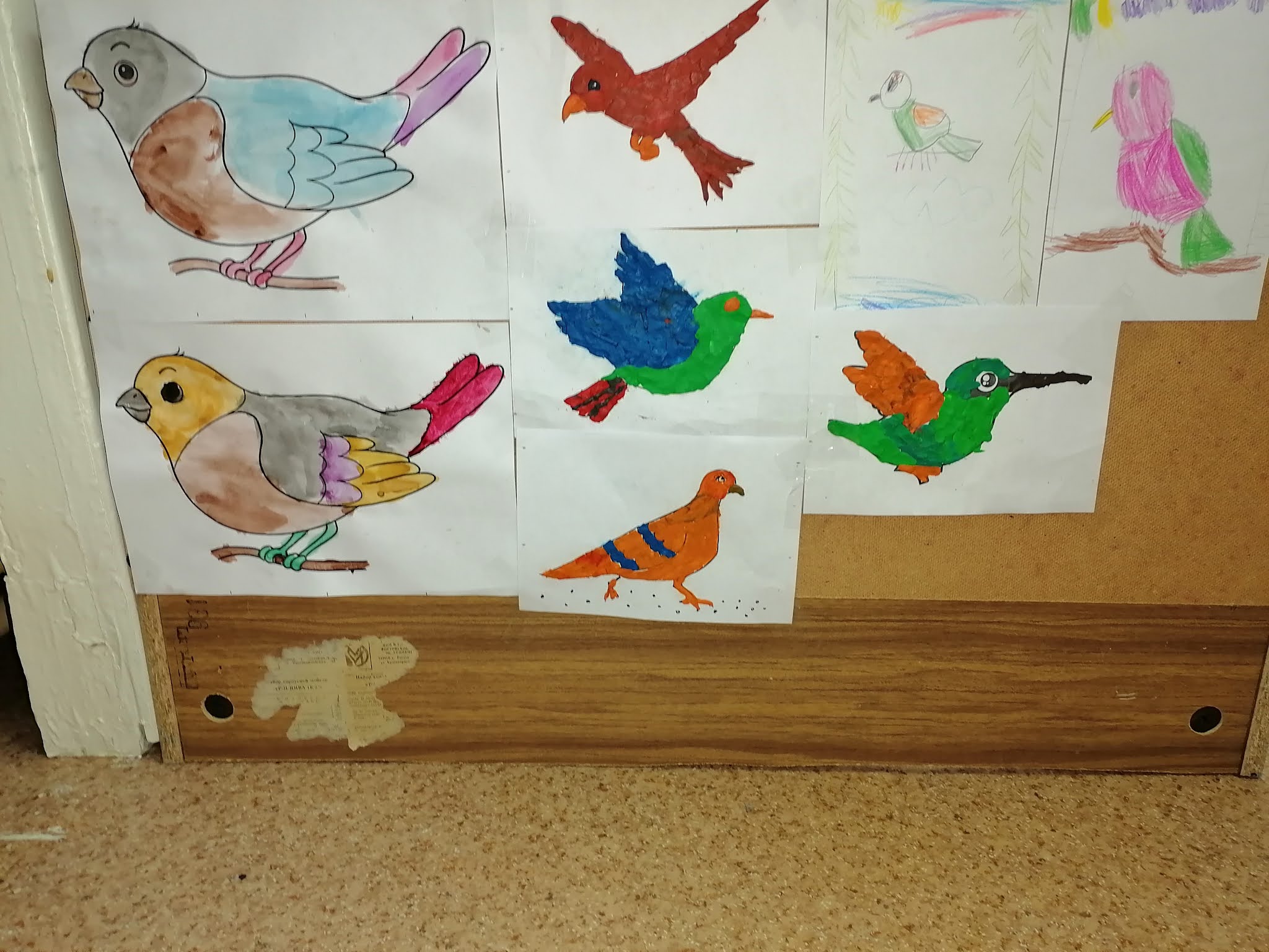 Неделя птицы средняя. Птицы весны проект 2 мл гр. Коллективное панно попугаи. Коллективное панно попугаи в подготовительной группе. Картинки птицы прилетели для детей в детском саду.