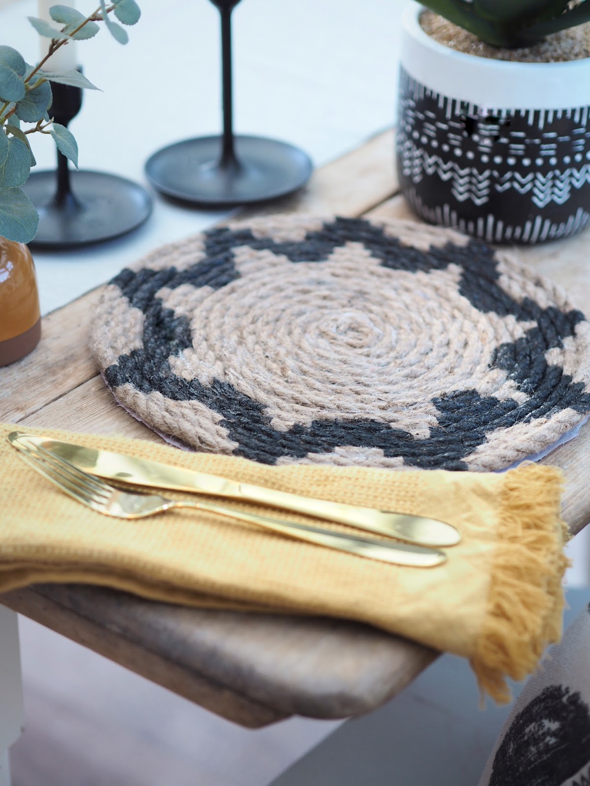 Weekend MiniMake DIY rope placemats Dove Cottage