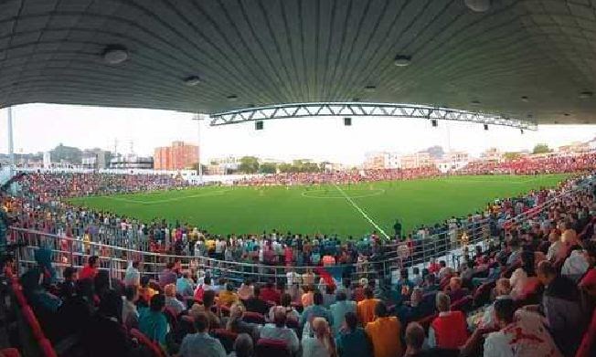 عدن : شاهد بالفيديو ردة فعل احد الإنتقاليين عندما هتف الجماهير "وحده" في ملعب الحبيشي بعدن