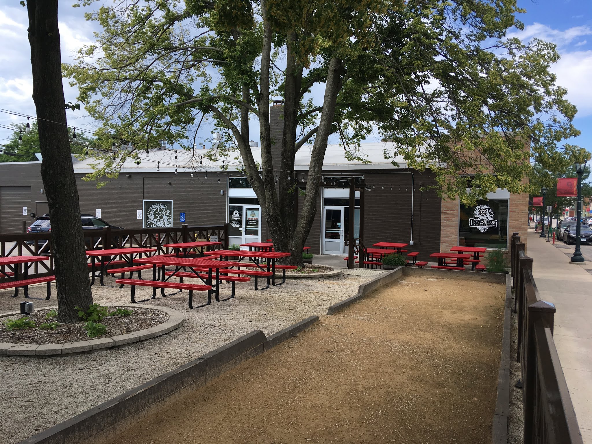 Top 10 Unusual Giant Sculptures Keep Cruising World