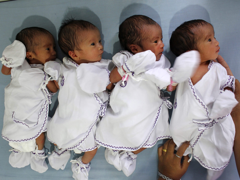 FOTO Bayi  Kembar  Empat Lahir di Medan Berita Unik 