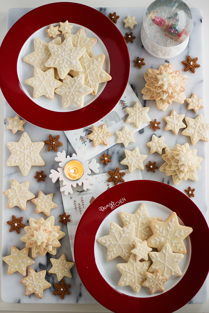 En i̇yi̇ gingerbread kurabi̇yeleri̇ YILBAŞI KURABİYELERİ - Damy's Kitchen