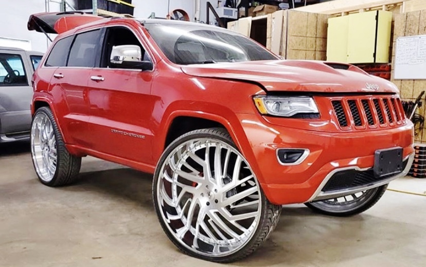 Ace1 Candy Red Jeep Grand Cherokee on 32" Amani