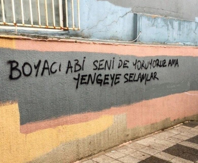 DUVARDA BİR VIZILTI DUVARDA BİR VIZILTI