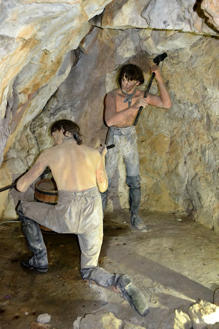 One of the many dioramas inside the Great Siege Tunnels. This shows how the British troops excavated the tunnel with sledge hammers, shovels and an occasional gun-powder blast.