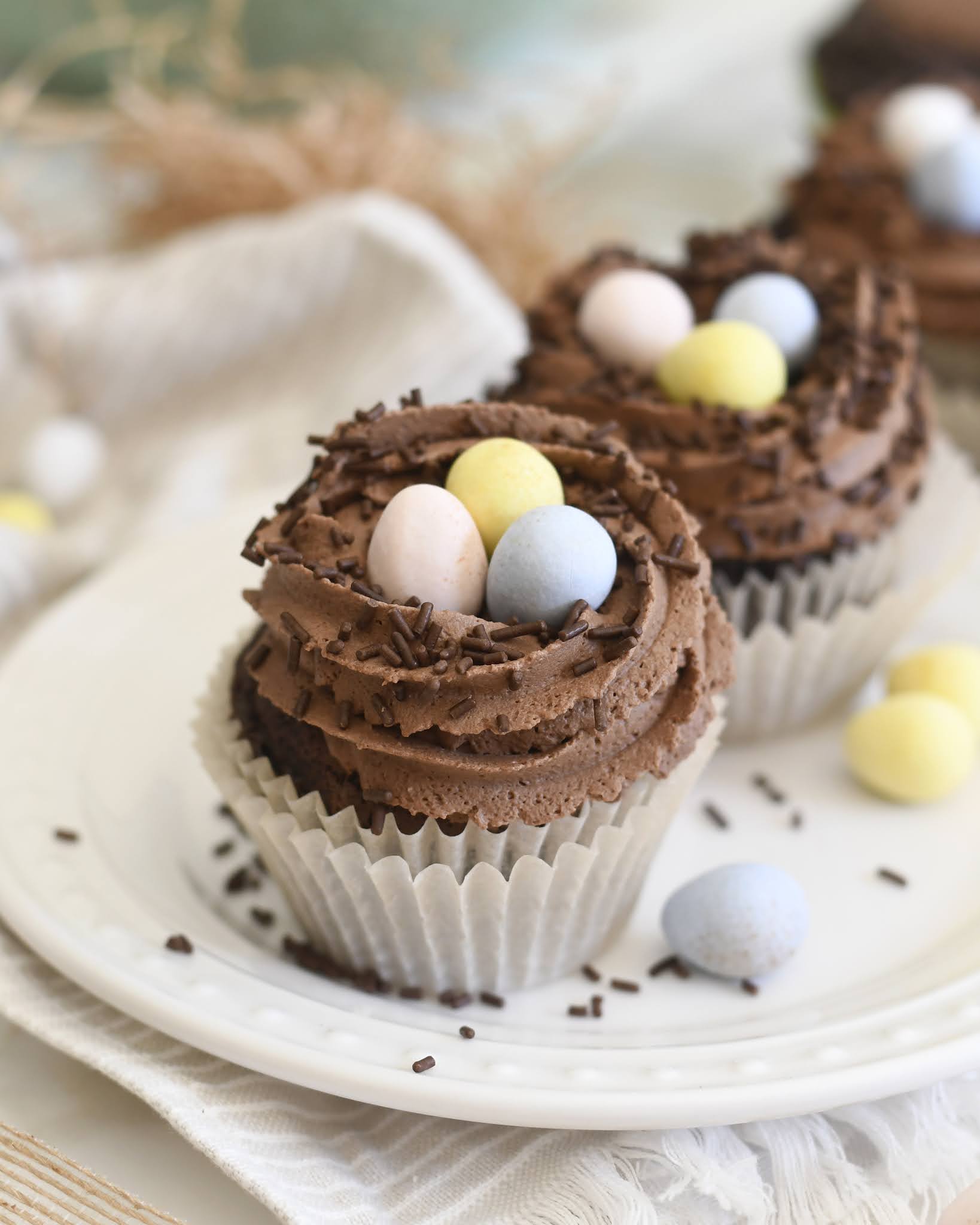 Cooking with Manuela: Easter Egg Nest Chocolate Cupcakes